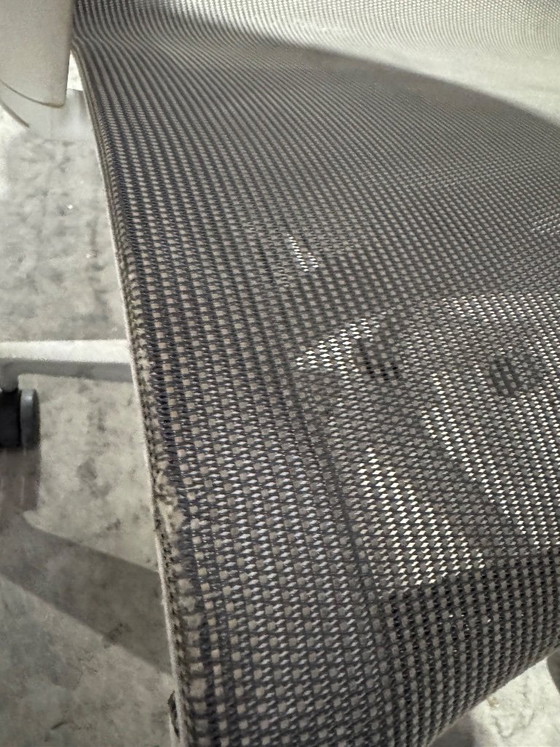 Image 1 of Chaises Herman Miller Setu Alpine d'occasion (40 disponibles)