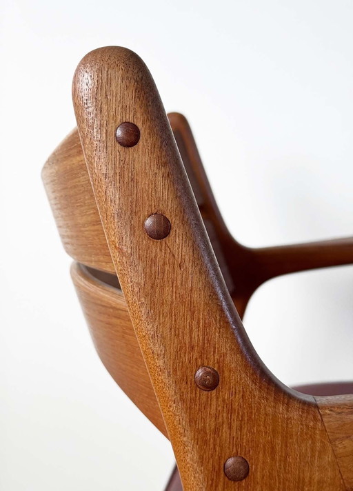 2 sedie Eric Buch, modello 320, metà secolo