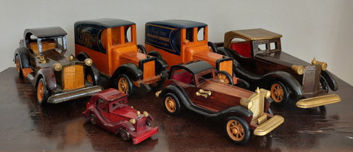 Voitures et camions en bois fabriqués et peints à la main