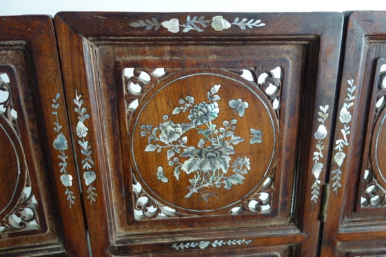 Paraventi asiatico in legno intagliato e intarsio di madreperla, Altro, Marrone (foto 10 di 19)