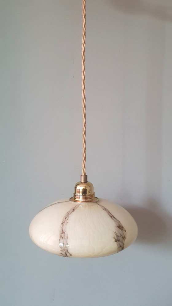 Image 1 of Lampada a sospensione vintage in vetro opalino effetto marmo, in stile Art Déco.