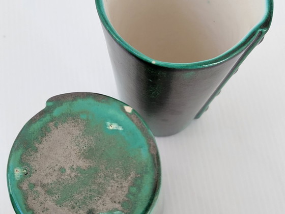 Image 1 of Karaf en 6 vintage glazen uit de jaren 60, zwart parelmoer keramiek met metallic look, gesigneerd.