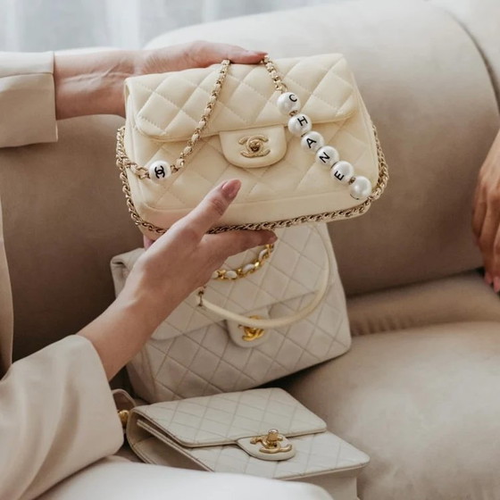 Chanel Small Quilted Lambskin My Precious Pearl Chain Flap – Autres sacs (photo 2 of 15)