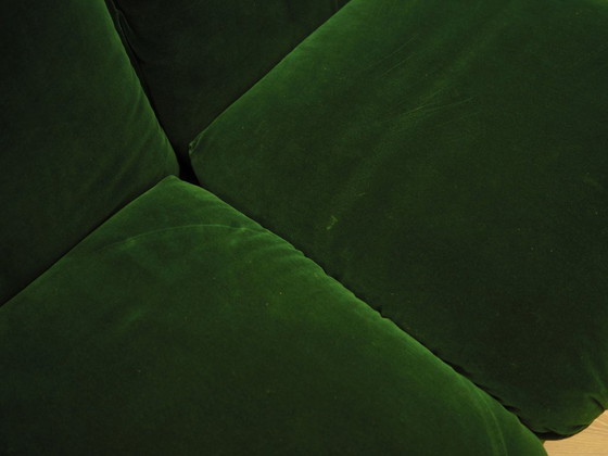 Image 1 of Sofá de terciopelo verde, diseño italiano, años 70, fabricante: Busnelli, diseñador: Arrigo Arrigoni