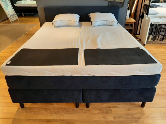 Image 1 of - 180x210 cm