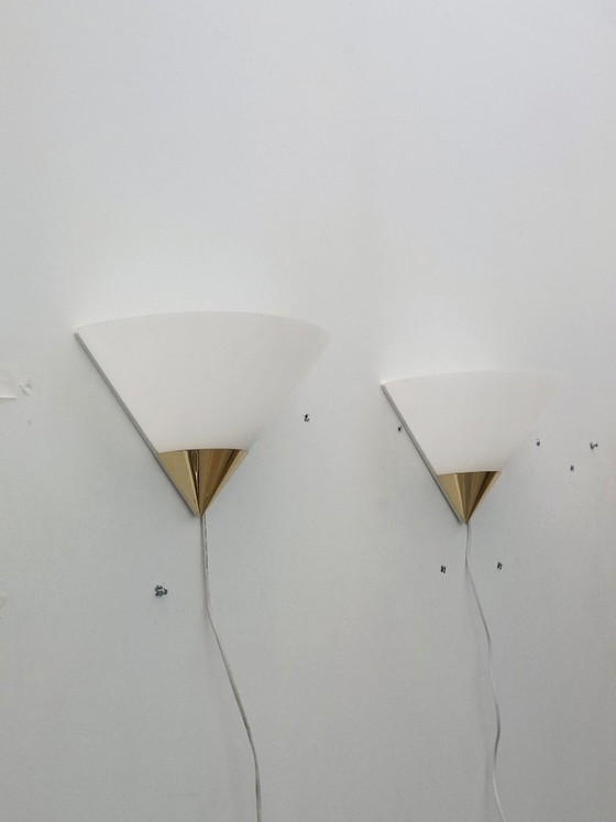 Image 1 of Een paar grote wandlampen model 3671 van Glashütte Limburg, jaren 70.