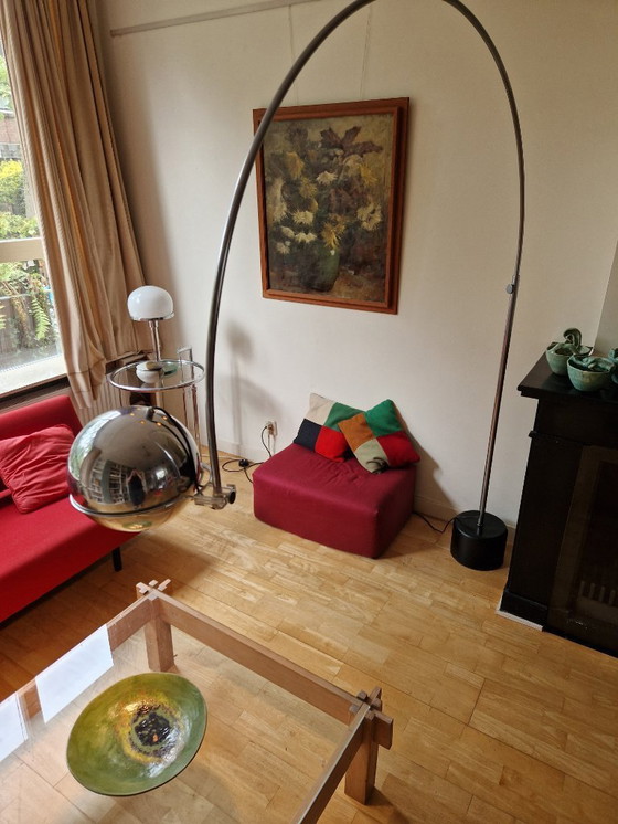 Image 1 of Vierkante eiken/ glazen salontafel