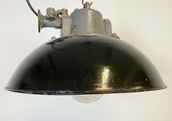 Image 1 of Suspension industrielle en émail noir et fonte, années 1960