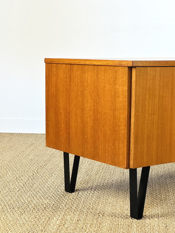 Image 1 of Scandinavisch dressoir van teakhout, 1960