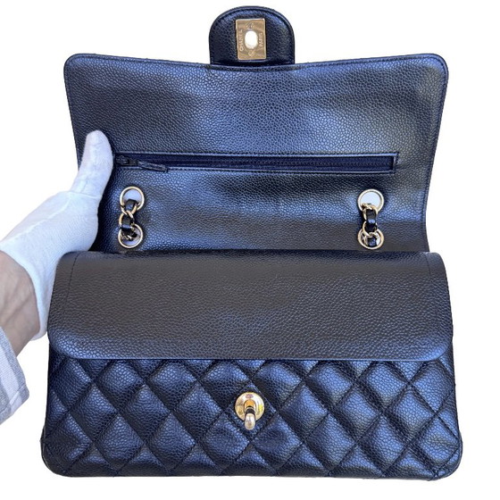 Chanel Classic Flap Medium – Crossbody bags, Calfskin (photo 3 of 17)