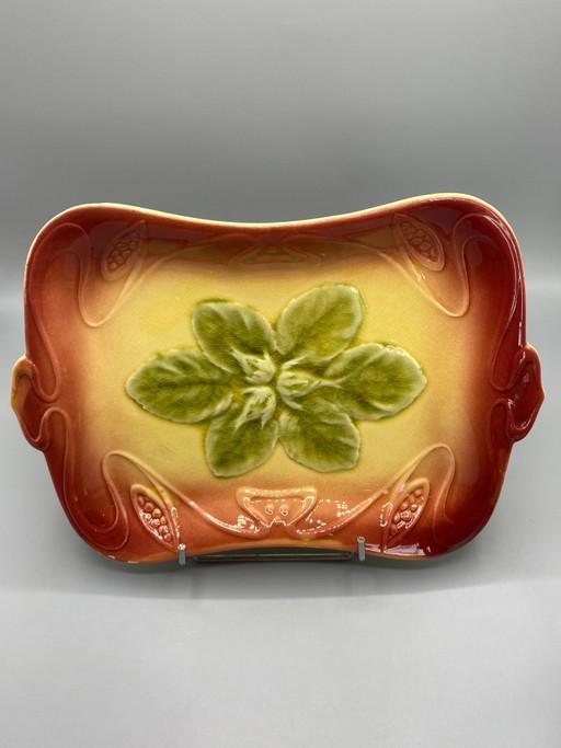 Grote Sarreguemines Art Nouveau Slipware schotel – decoratieve objecten