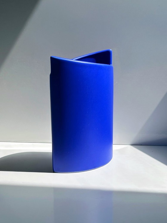 Image 1 of Vintage blauwe ASA vaas Elypse bloemenvaas kobaltblauw postmodern keramiek Memphis Milano jaren 90 1990 Duitsland Swirl