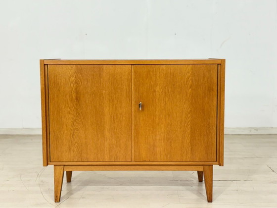 Image 1 of Commode élégante des années 1960 en chêne chaleureux / meuble vintage