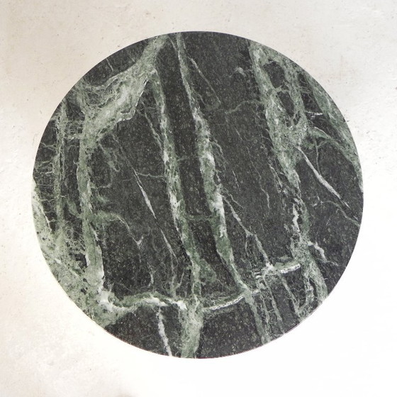 Tavolino rotondo antico in mogano con piano in marmo venato di verde, inizio XX secolo. – Tavolini, Marble (photo 3 of 17)