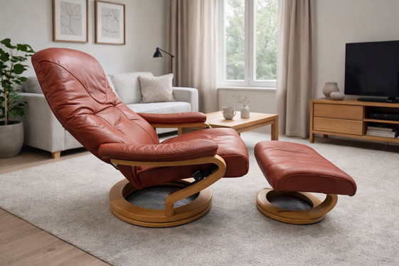 Image 1 of Leren draaifauteuil vintage con voetenbank  