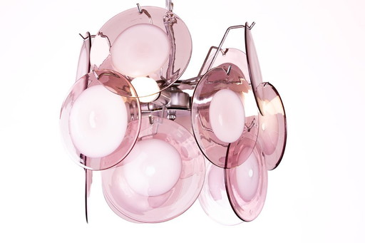 “Space Age” chandelier composed of 15 pink and white Murano glass pendants, “Disc” model by Gino Vistosi 1970.