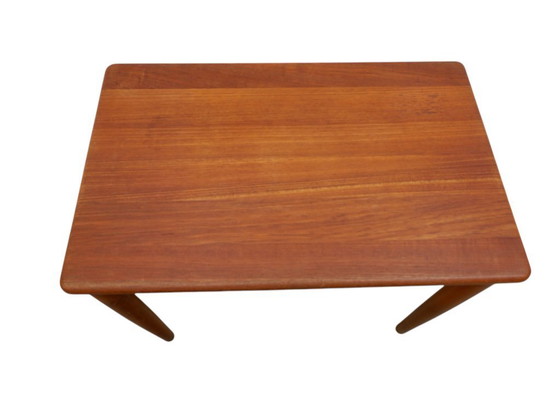 Image 1 of Ensemble de 3 tables d'appoint, style danois des années 1960