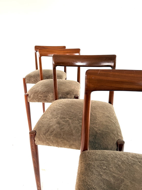 Set Van 4 Vintage Eetkamerstoelen, Lübke ‘70 – Wood, Textile (photo 3 of 10)