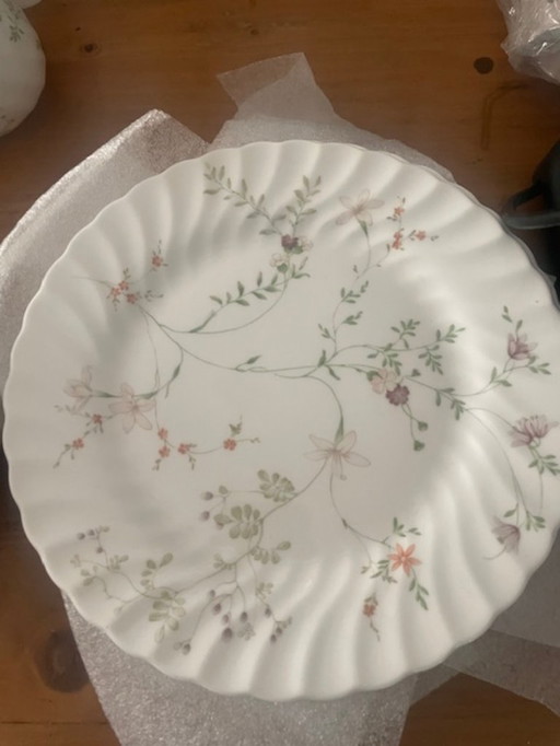 Wedgwood Conway service multi-piece