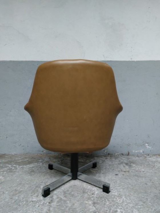Mid-Century Swivel Chairs – Draaistoelen, Plastic (photo 31 of 39)