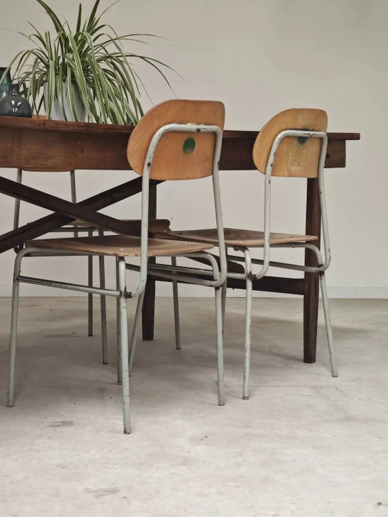 Tavolo pieghevole da officina vintage in rovere con piano nero patinato a mano. – Tavoli da pranzo (photo 19 of 37)