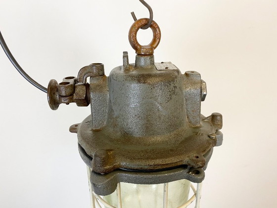 Image 1 of Suspension industrielle en fonte grise, style cage, années 1970