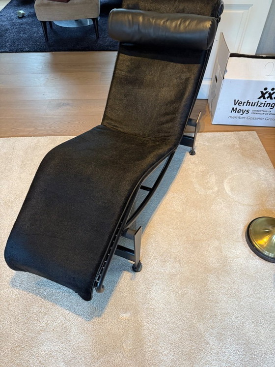 Image 1 of Chaise longue Cassina noire avec crin de cheval