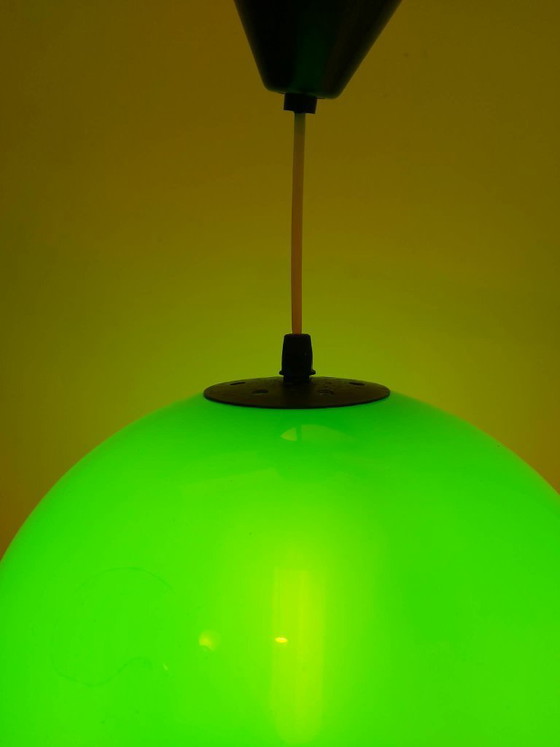 Image 1 of Lampada a sospensione verde in stile Space Age, lampada a forma di UFO, anni '70