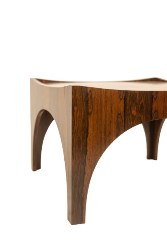 Image 1 of Paire de bouts de canapé ou tables basses en palissandre. Années 1970