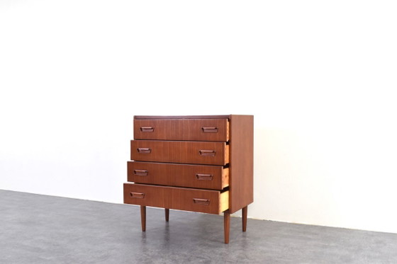 Cómoda danesa de teca de mediados de siglo, década de 1960. – Wood (photo 11 of 15)