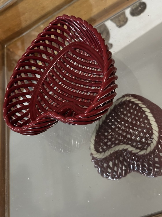 Image 1 of Vassoio portagioie/centrotavola a forma di cuore in ceramica intrecciata - stile Massier anni '50
