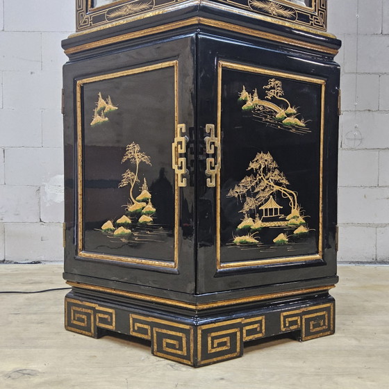 Image 1 of Vitrina china con techo de pagoda e iluminación (vitrina asiática, oriental, vitrina bohemia)