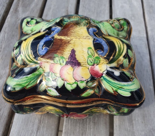 Ceramic jewelry box- Hubert Bequet- Belgium- Model166