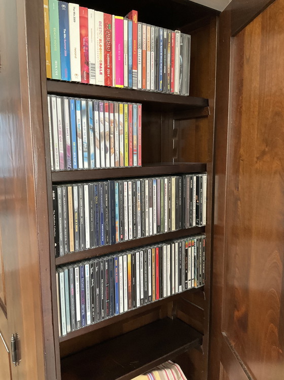 Image 1 of Magnifique armoire de chasseur en bois de cerisier