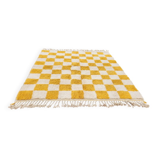 Alfombra Beni Ouarain a cuadros 186x178 cm – Lana gruesa – Patrón de ajedrez ocre