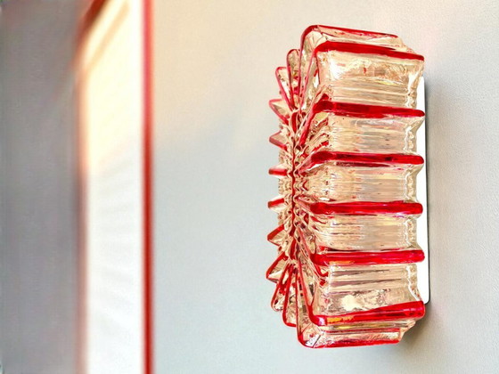 Image 1 of Applique rettangolare da incasso in vetro rosso