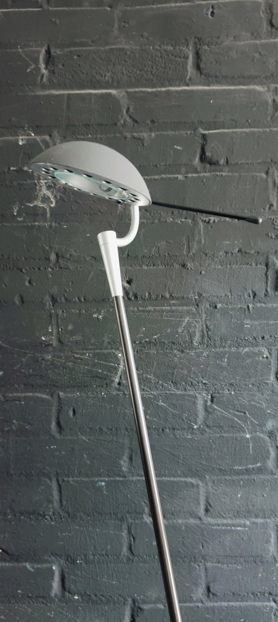 Image 1 of Exklusive Oligo-Stehleuchte aus Fiberglas