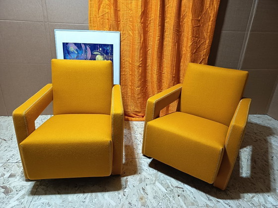 Image 1 of CASSINA Paire de fauteuils Utrecht 637 NEUF 2026 en laine KVARD Moutarde par Gerrit Rietveld