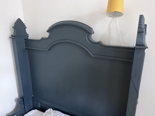 Junior bed dark blue