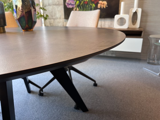 Image 1 of Table de salle à manger ronde Space From The Brand Metaform