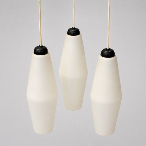 Vintage-Pendelleuchten-Set, 3-teilig – mattweißes Glas mit schwarzem Schirm