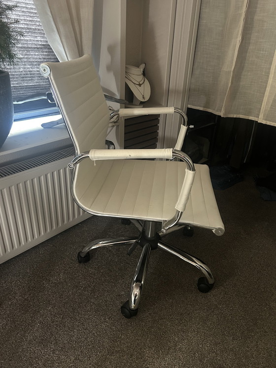 Image 1 of 2x buro stoelen EAMES look 