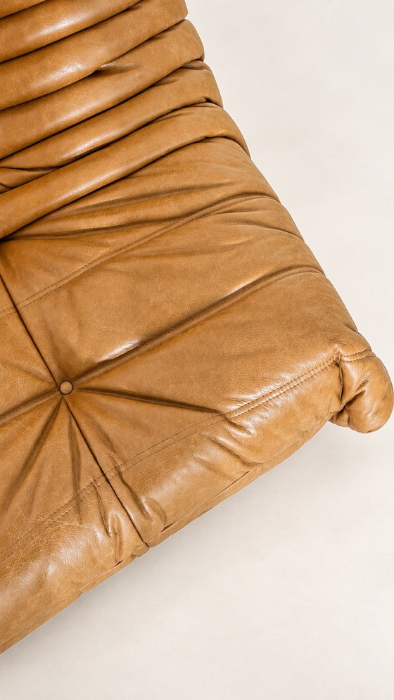 SET of 2 Togo sofas by Michel Ducaroy for Ligne Roset, in camel leather, Modular sofas, Beige (photo 7 of 12)