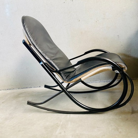 Image 1 of Schaukelstuhl „Nonna“, entworfen von Paul Tuttle für Strässle International, Schweiz