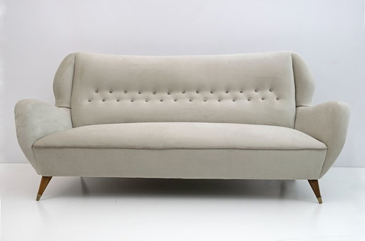 Sofá de terciopelo moderno de mediados de siglo atribuido a Gio Ponti por ISA, años 50