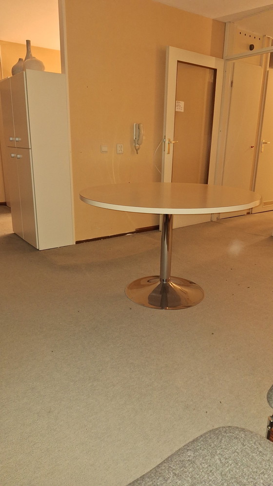 Image 1 of Eettafel (○120cm) + 6 thereca eettafelstoelen