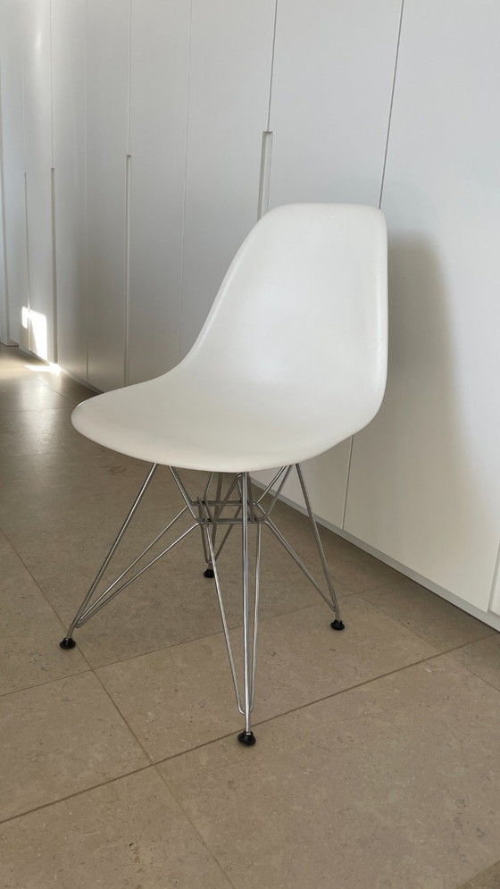 Image 1 of 6x VITRA DSR chairs (or 7 pieces)