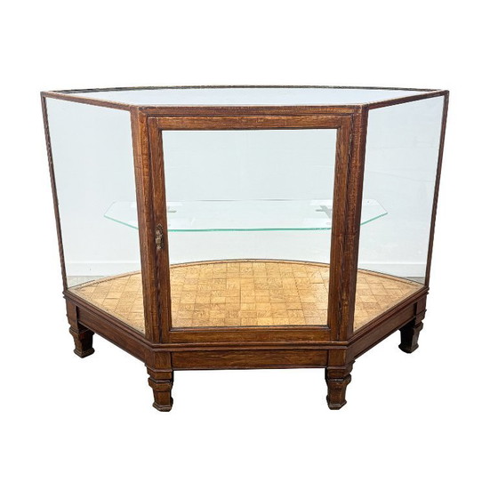 Image 1 of Antieke vitrinekast met gebogen glas – houten displaykast – begin 20e eeuw