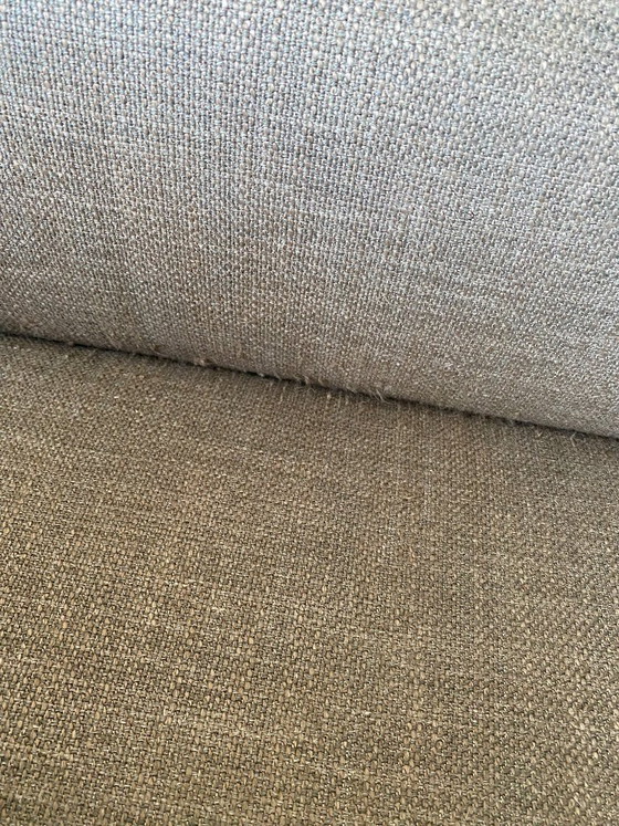 Image 1 of Divano modello Aikon in stock con pouf/ottomana con gambe nere