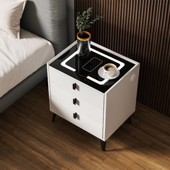 Image 1 of Mesita de noche electrónica